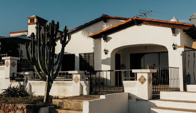 GOLF VIEW AND WALKING ACCESS in Ensenada