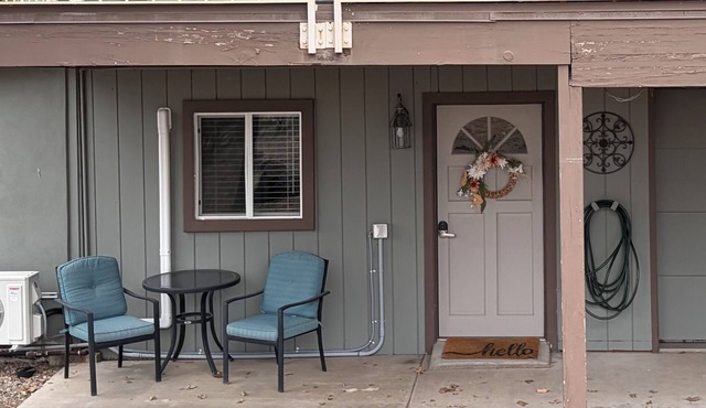 Granite Mountain 1-bedroom apartment in charming Prescott- close to trails in Prescott
