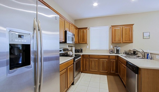 Great location! 3 bedroom home in the beautiful gated Anthem community!