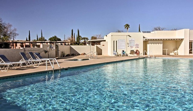 Green Valley Townhome w/Patio & Resort Amenities