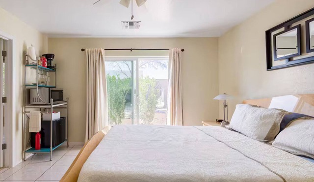 Guest Suite W/Parking, Private Entrance