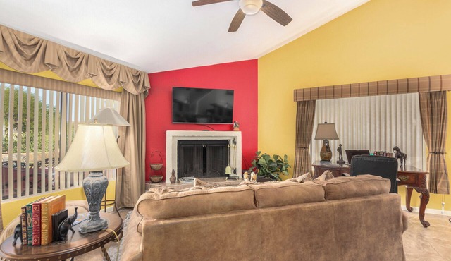 Hacienda luxury condo in desired adult community east of Phx, views