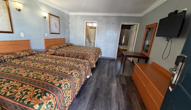 Harbor Inn