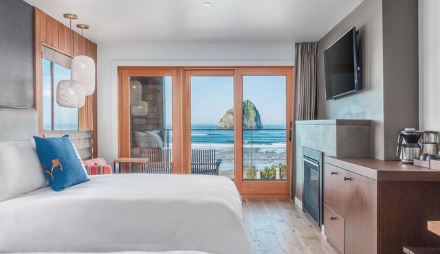 Headlands Coastal Lodge & Spa in Pacific City
