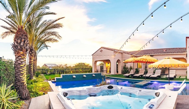 Heated Pool, Jacuzzi, Gym, Office, Movie Room