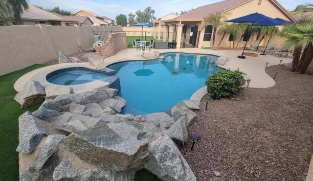 Heated Pool Spa Near Stadiums & Casinos