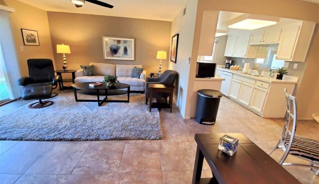 Hello Scottsdale *Private* Condo w/Heated Pool