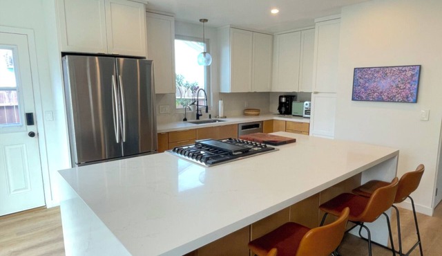 Hermosa Beach 4-Bedroom House Walk to Beach & Pier Near SoFi