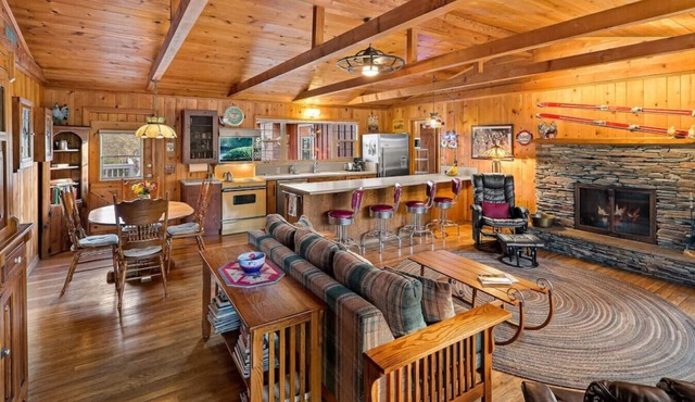 Hike & bike out the door! Convenient to everything
