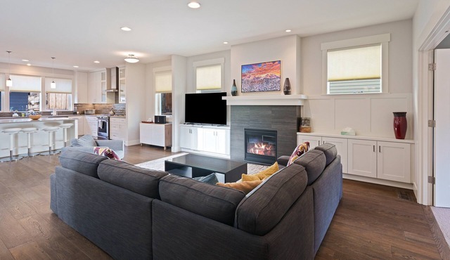 Hillside Haven - Bend's West Side, Work-from-Home Office, New, Modern, Light, Bright in Bend