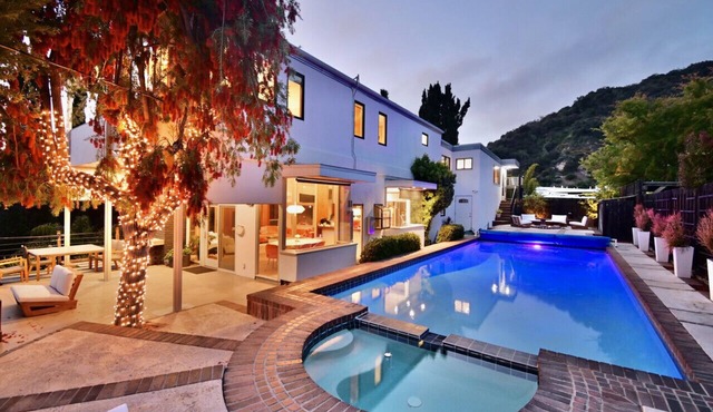 Hilltop Designer Midcentury Modern 4BR Pool HotTub