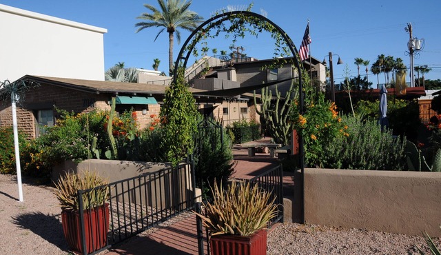 Historic Cottage Located In Old Town Scottsdale, Arizona