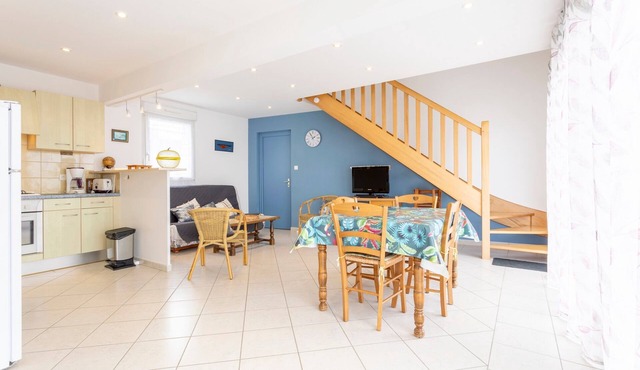 Holiday Home 'Jacqueline Face À La Mer' with Sea View, Private Garden and Wi-Fi in Trégunc