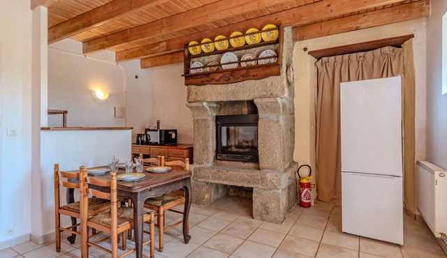Holiday Home 'Le Gîte Bleu 2' with Private Terrace and Shared Garden in Porspoder