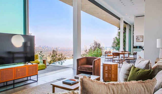 Hollywood Hill Retreat Infinity Pool Skyline Views