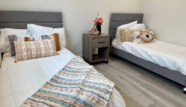 Home away from home, 4 bdrm close to all amenities