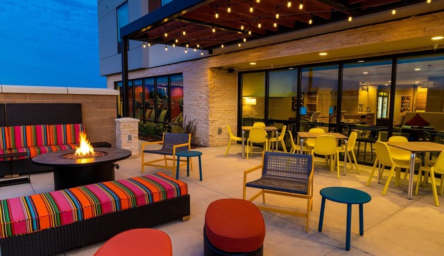 Home2 Suites by Hilton Bakersfield