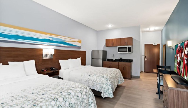 HomeTowne Studios by Red Roof East Lansing - Okemos in Okemos