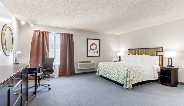 HomeTowne Studios by Red Roof Ridgecrest in Ridgecrest
