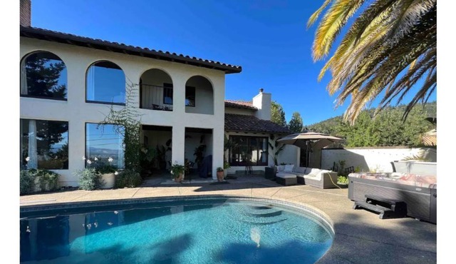 Honey House Villa, wineries, views, pool, hot tub