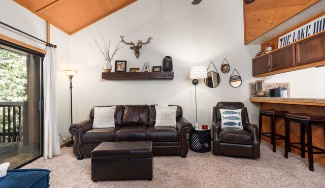 Honeycomb Hideout | Condo near the spa!