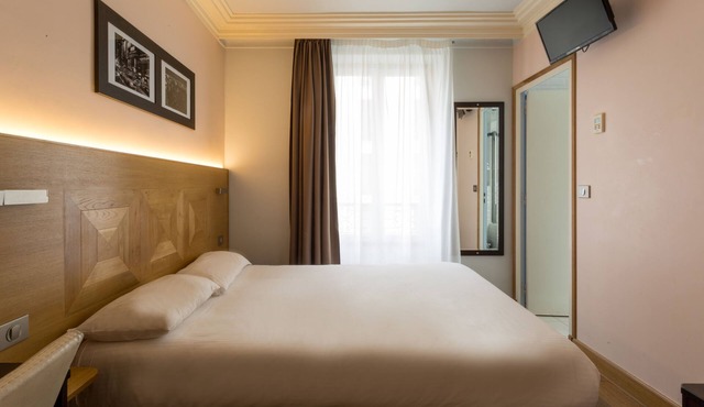 Hotel Eiffel XV in Paris