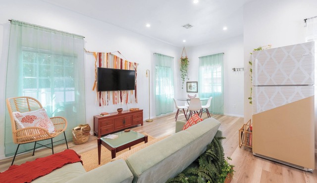Immaculate 3Bd/3Ba Gated Bungalow - Parking+Yard+Patio, FIFA Fan Zone, DTLA