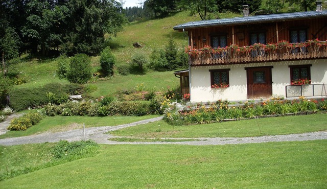 in Bionnassay individual mountain chalet (St-Gervais) in Saint-Gervais-Les-Bains