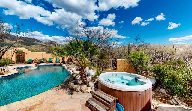 Incredible mountain view dog-friendly home with pool, full kitchen, grill, & TV