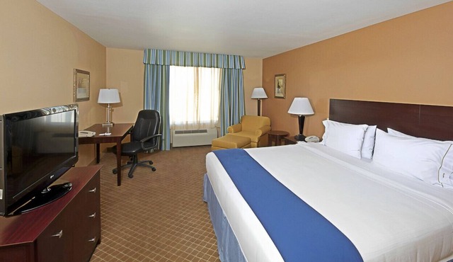 Indulgent Retreat w/ Wi-Fi & Great Location!