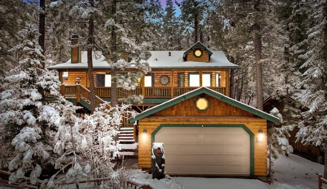 Its a Beautiful 3 Bedroom cabin where you can make memories the last a lifetime