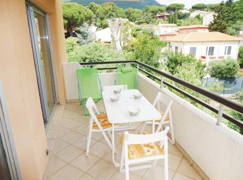 Joli studio climatisé à 400m des commerces in Cavalaire-sur-Mer