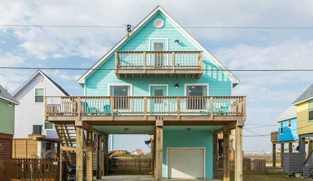 Just Take It Easy - Modern Decor, Chill Vibe! in Surfside Beach