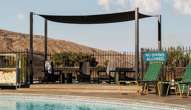 King+Queen | Joshua Tree | Shared Stays, Fire Pit, Bocce