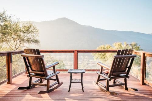 Kozy Oaks 4BR, Amazing Views, HotTub, EV Chrger, 6 Miles to Sequoia
