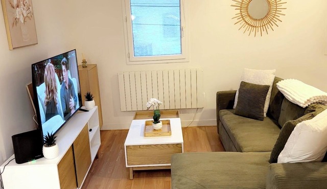 L'instant cocooning is just 300m from Neufchâtel en Bray town center! in Neufchâtel-en-Bray