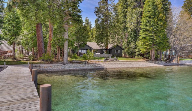 La Dolce Vita – Lakefront, Buoy, Pool Table & Boathouse Deck