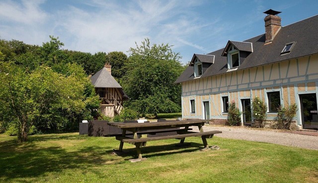 La Longère – In the Heart of a 20-Hectare Estate in Flancourt-Crescy-en-Roumois