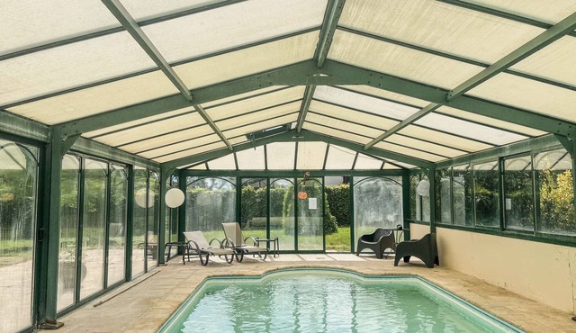 La Maison du Tilleul with swimming pool for 10 people in Saint-Sulpice-sur-Risle