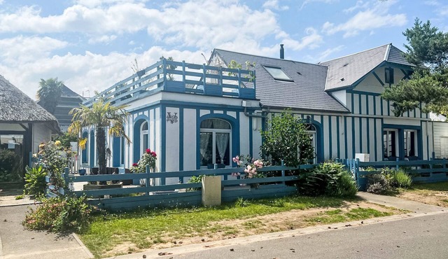 La Villa bleue by Interhome in Cabourg