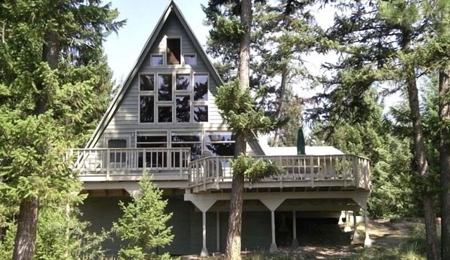 Lakefront Cabin Getaway in Libby