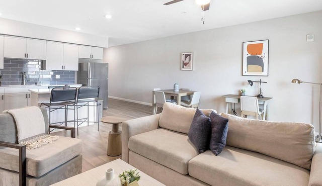 Landing | Amazing 1BD, Pool, Rooftop Lounge