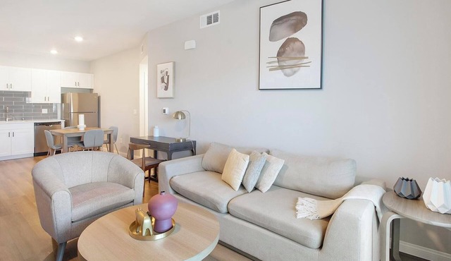 Landing | Modern 2BD, Pool, Rooftop Lounge