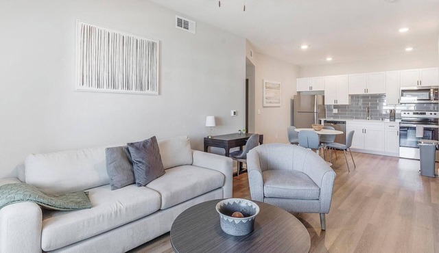Landing | Spectacular 2BD, Pool, Rooftop Lounge