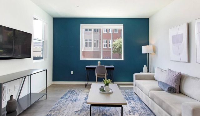 Landing | Stylish 2BD, Clubhouse, Courtyard