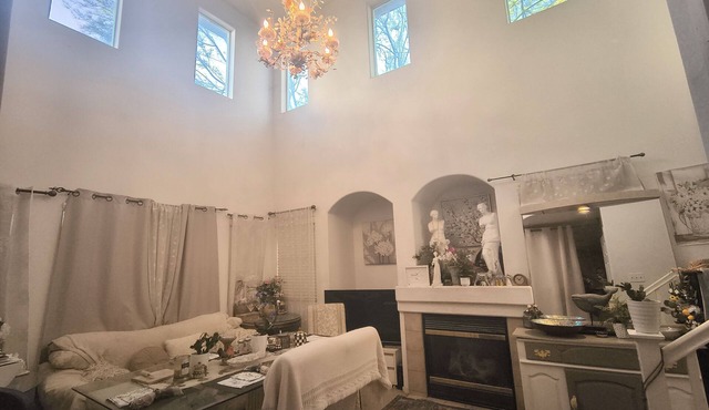 Large 3 bdr Classy European style in tranquil Vegas,close toSouth Strip &airport