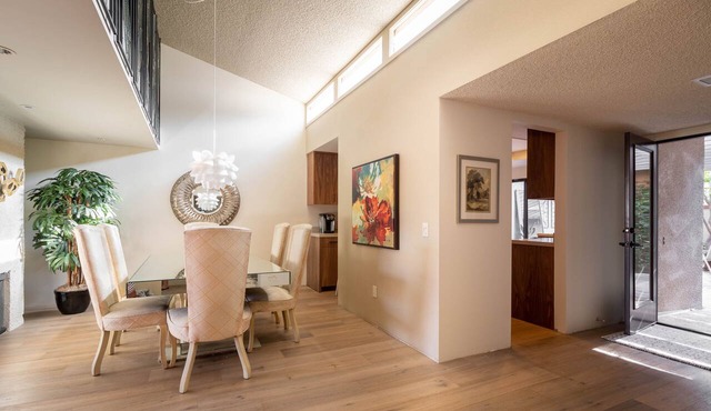 Large Palm Springs Condo | Very Close to Shopping and Restaurants