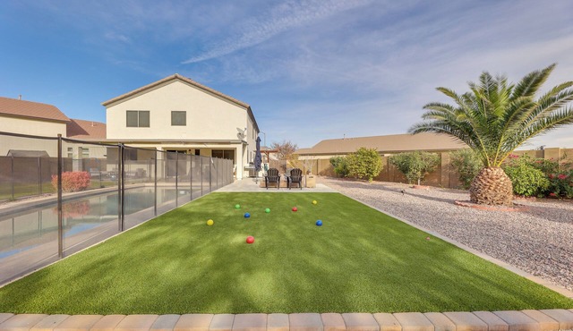 Large Pool & Yard w/Bocce: Oasis in Coolidge!