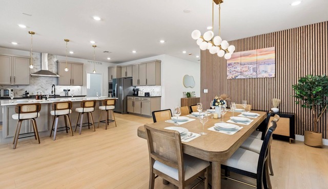 Las Vegas Luxe Retreat, Game Loft, Putting Green, Sleeps 12