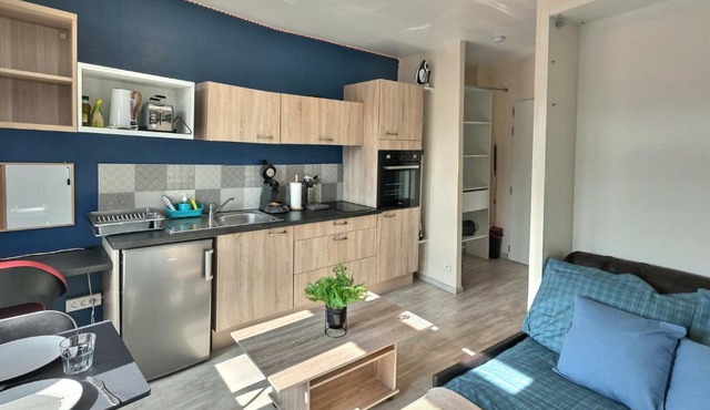 LE BLUE STUDIO GAMBETTA *FACE GARE* PARKING *WIFI* in Évreux